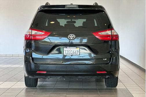 2017 Toyota Sienna LE