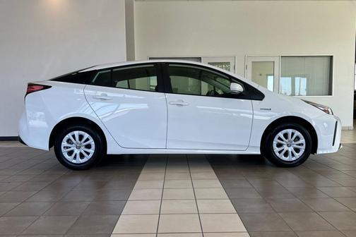 2022 Toyota Prius L