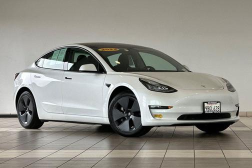 Pearl White Multi-Coat 2022 Tesla Model 3 Long Range