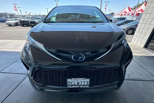 2022 Toyota Sienna XSE 7 Passenger