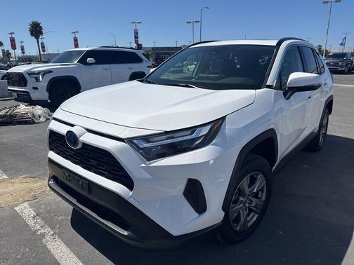 Ice Cap 2024 Toyota RAV4 Hybrid XLE