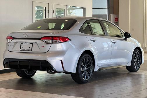 Classic Silver Metallic 2026 Toyota Corolla SE
