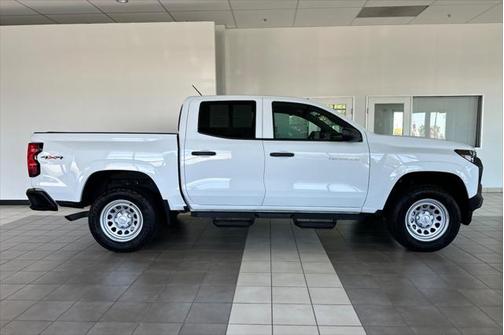 2024 Chevrolet Colorado WT