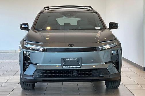 Overcast 2026 Toyota C-HR SE