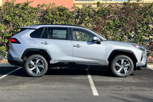 2025 Toyota RAV4 Hybrid SE