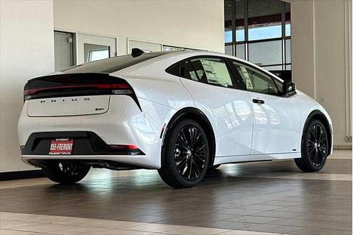 2025 Toyota Prius L