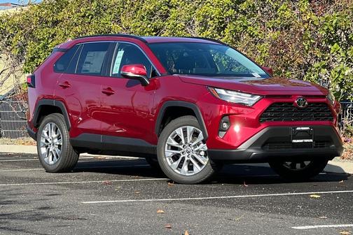 2025 Toyota RAV4 XLE Premium