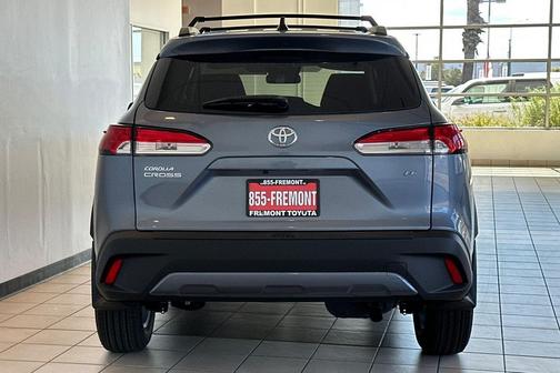 2025 Toyota Corolla Cross LE