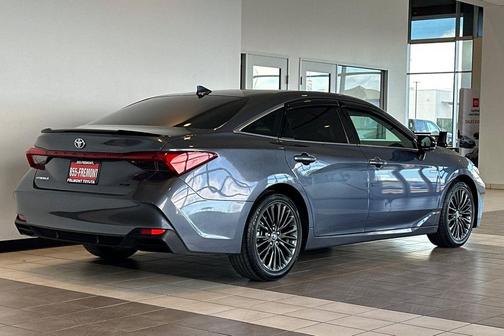 2020 Toyota Avalon Hybrid XSE