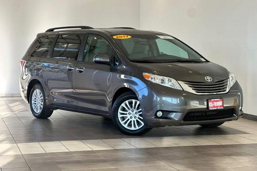 2017 Toyota Sienna XLE