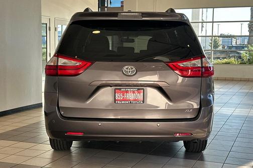 2017 Toyota Sienna XLE