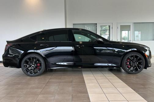 2022 Cadillac CT5 Sport