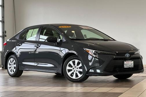 2025 Toyota Corolla Hybrid LE