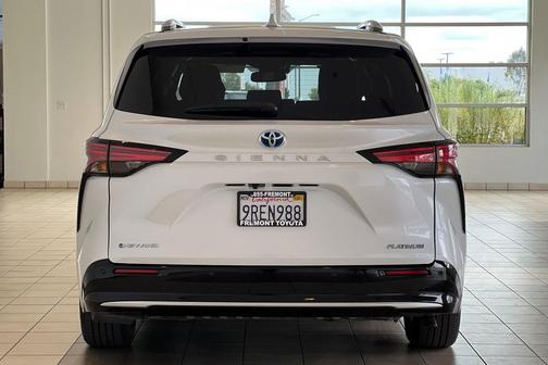 2025 Toyota Sienna Platinum 7 Passenger