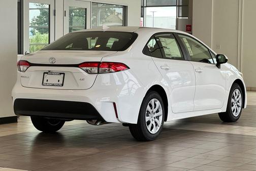 Ice 2026 Toyota Corolla LE