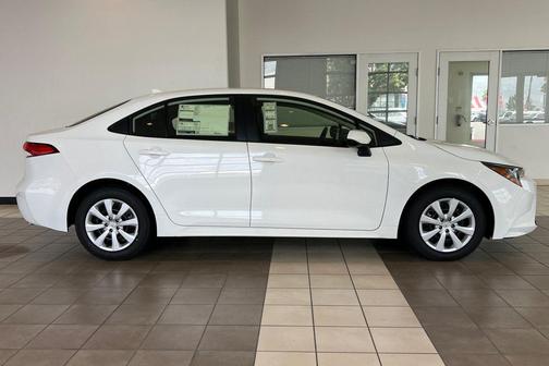 Ice 2026 Toyota Corolla LE