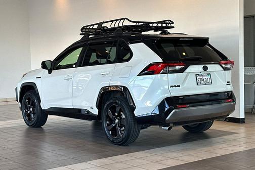 2021 Toyota RAV4 Hybrid SE