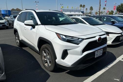 2023 Toyota RAV4 XLE
