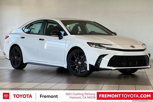 Ice Cap 2026 Toyota Camry SE