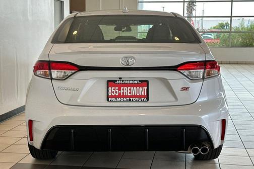 Wind Chill Pearl 2026 Toyota Corolla SE