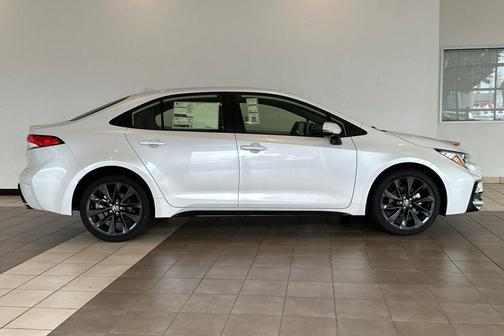 Wind Chill Pearl 2026 Toyota Corolla SE