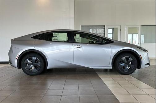 2025 Toyota Prius LE