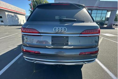 2022 Audi Q7 45 Premium Plus