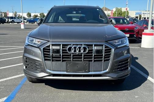 2022 Audi Q7 45 Premium Plus