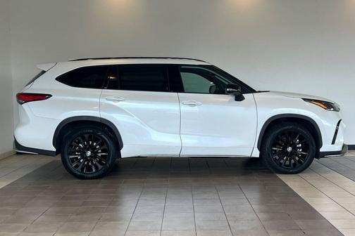 Wind Chill Pearl 2023 Toyota Highlander XSE