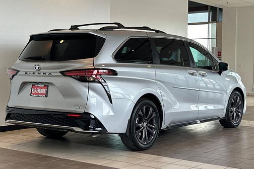 2021 Toyota Sienna XSE 7 Passenger