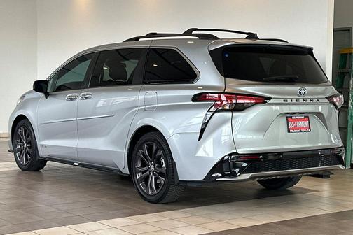 2021 Toyota Sienna XSE 7 Passenger