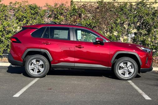 2025 Toyota RAV4 Hybrid LE