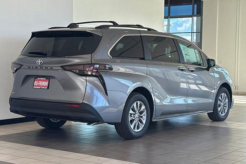 Heavy Metallic 2026 Toyota Sienna LE