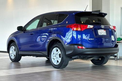 Blue Crush Metallic 2015 Toyota RAV4 LE