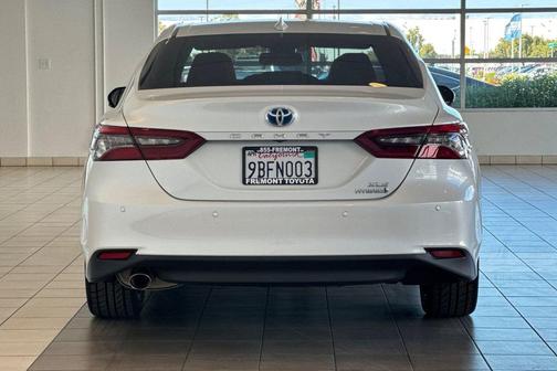 Wind Chill Pearl 2022 Toyota Camry Hybrid XLE