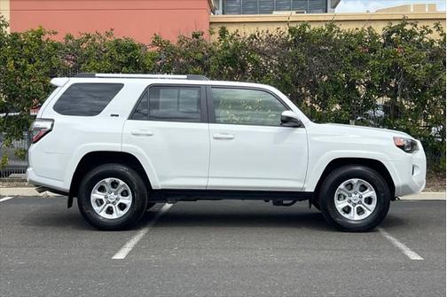 2023 Toyota 4Runner SR5
