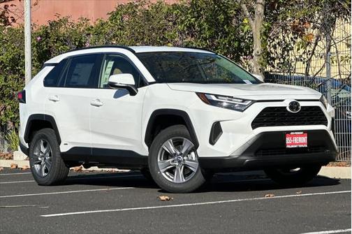 2025 Toyota RAV4 Hybrid LE