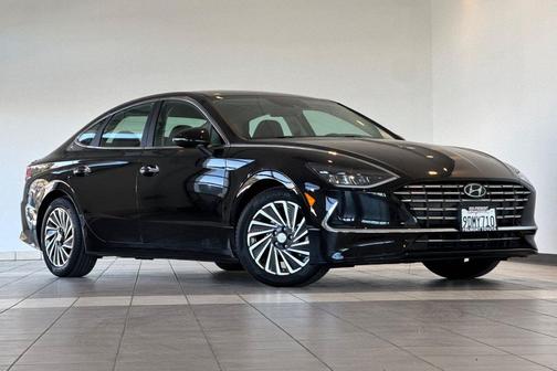 Nocturne Black 2022 Hyundai SONATA Hybrid SE