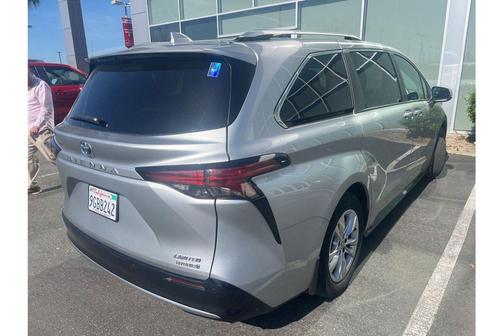 2023 Toyota Sienna Limited