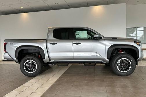 2025 Toyota Tacoma Hybrid TRD Off Road
