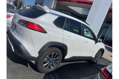 2024 Toyota Corolla Cross XLE