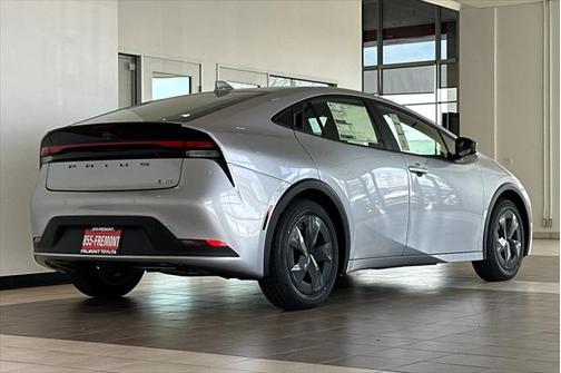 2025 Toyota Prius LE