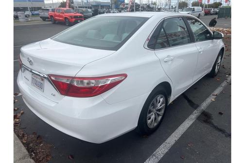 2017 Toyota Camry LE