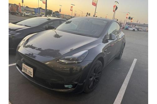 2025 Tesla Model Y Long Range Single Motor Rear-Wheel Drive