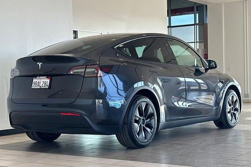 2025 Tesla Model Y Long Range Single Motor Rear-Wheel Drive