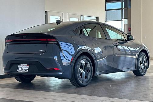 2025 Toyota Prius LE