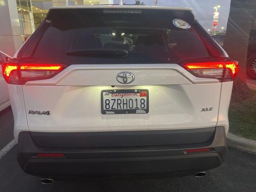 2022 Toyota RAV4 XLE