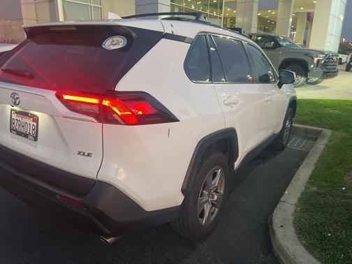 2022 Toyota RAV4 XLE