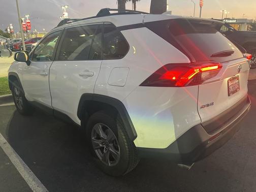 2022 Toyota RAV4 XLE