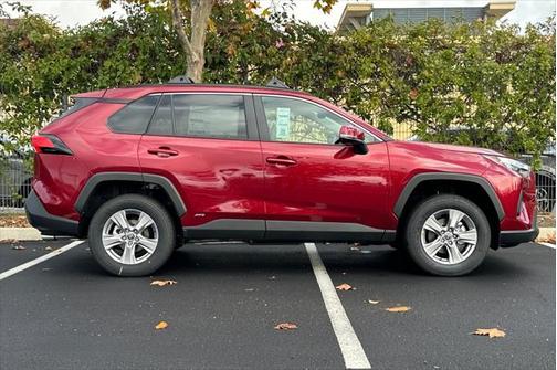 2025 Toyota RAV4 Hybrid XLE